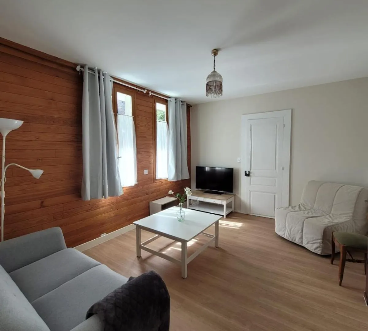 Appartement La Belle Saison à Bagnères-de-Luchon 0*,  France